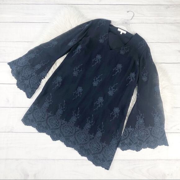 WAYF Women's Halifax Blue Embroidered V-Neck Long‎ Bell Sleeves Size Large - Picture 3 of 6